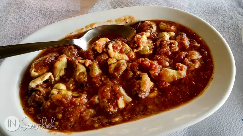 Mussels saganaki