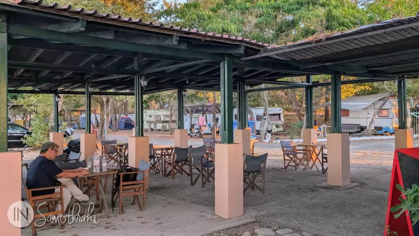 There is a café at the entrance of the campsite.