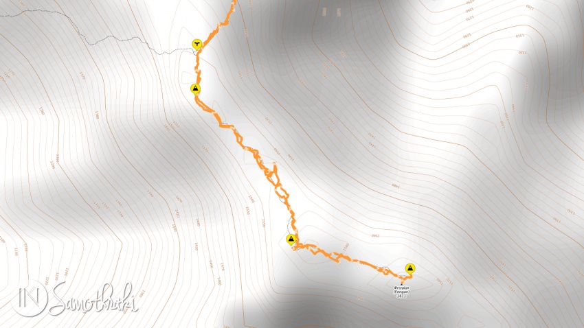 On the map: The junction with the Chora trail and the three peaks. Most hikers climbing Fengari typically stop at the second peak.