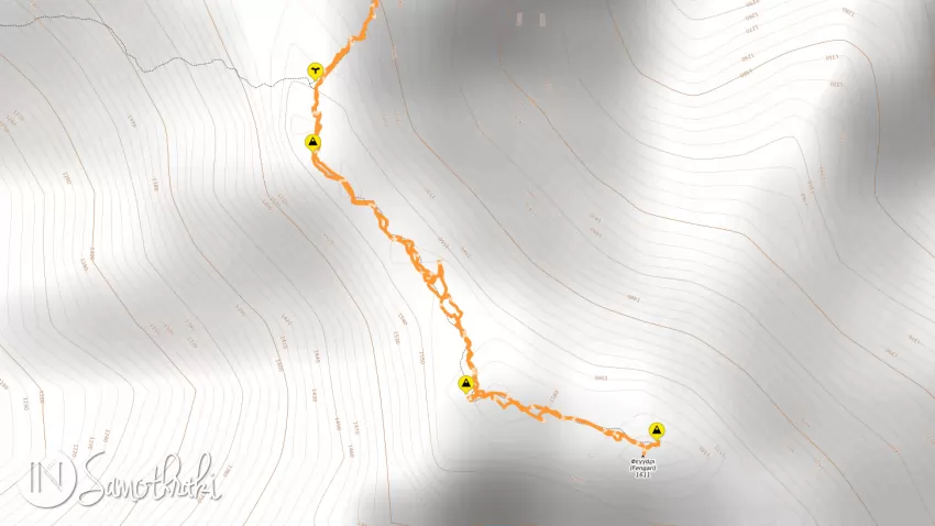 On the map: The junction with the Chora trail and the three peaks. Most hikers climbing Fengari typically stop at the second peak.