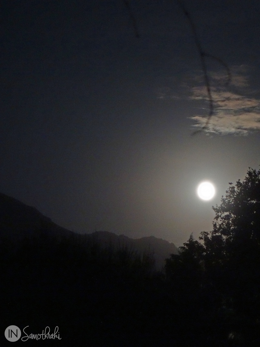 The full moon and Mount Saos