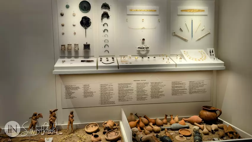 Jewels, statues and ceramics