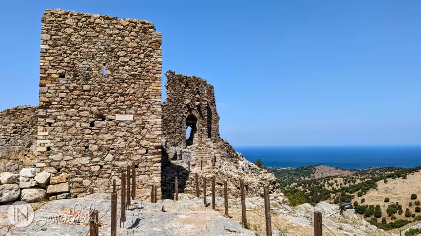 The square tower and the entrance to the inner fortification