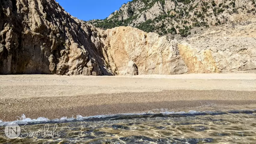 In September, the weather is still fine in Samothraki and swimming is possible.