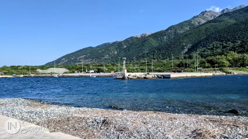 The small fishing harbor in its final form from the 2000s.