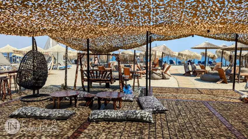 Saoki Beach Bar, on Therma Beach