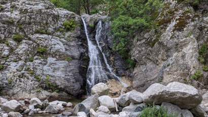 Waterfall hikes