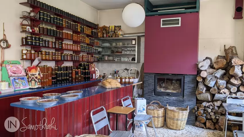 Sweets for all tastes at I Aggeliki Confectionery in Kamariotissa