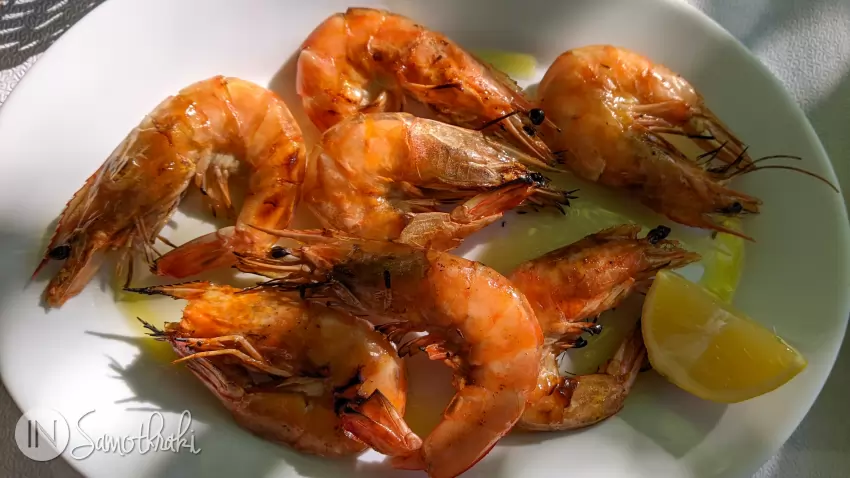 Grilled prawns at To Gefyri Tavern in Therma
