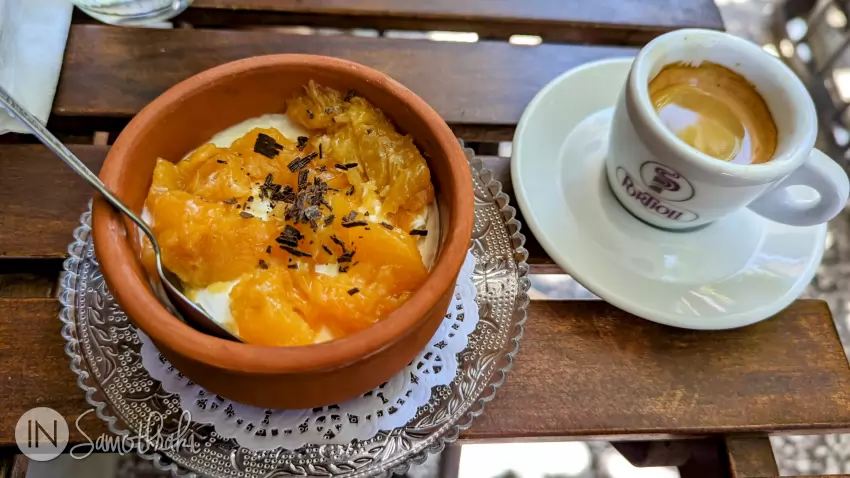 Espresso and peach cheesecake at Trapeza Caf&eacute;